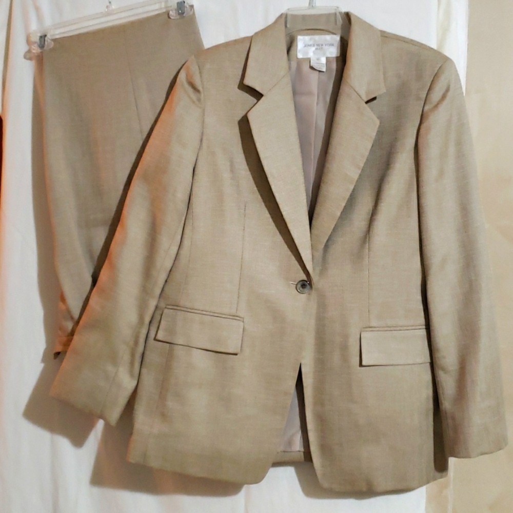 2 pc Women's Business Pantsuit